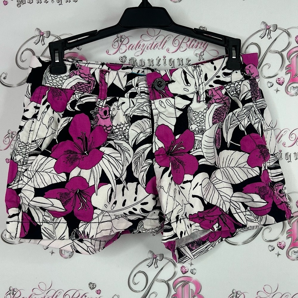 Tori Richard shorts mini flower pop art Floral Shorts in Pink and Black